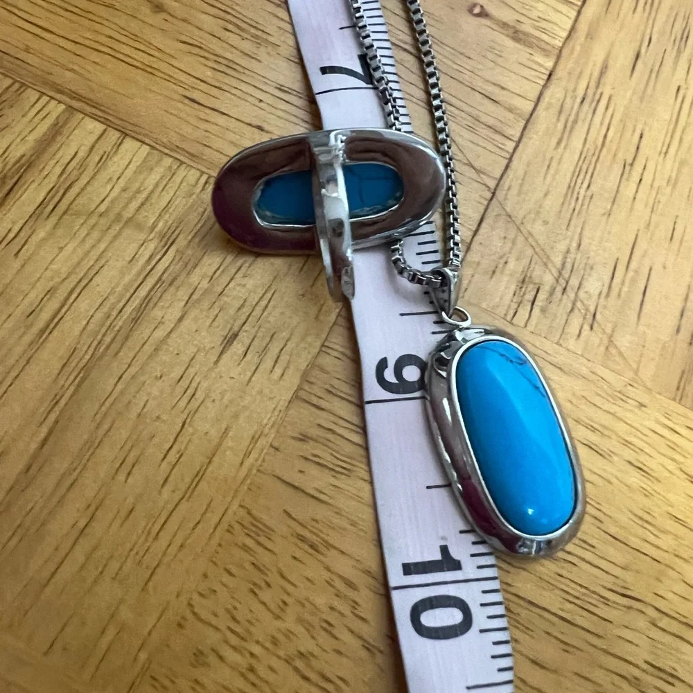 “Tocara” Silver & Blue Stone Ring 7.5 Necklace Stainless Steel Set - Picture 3 of 9